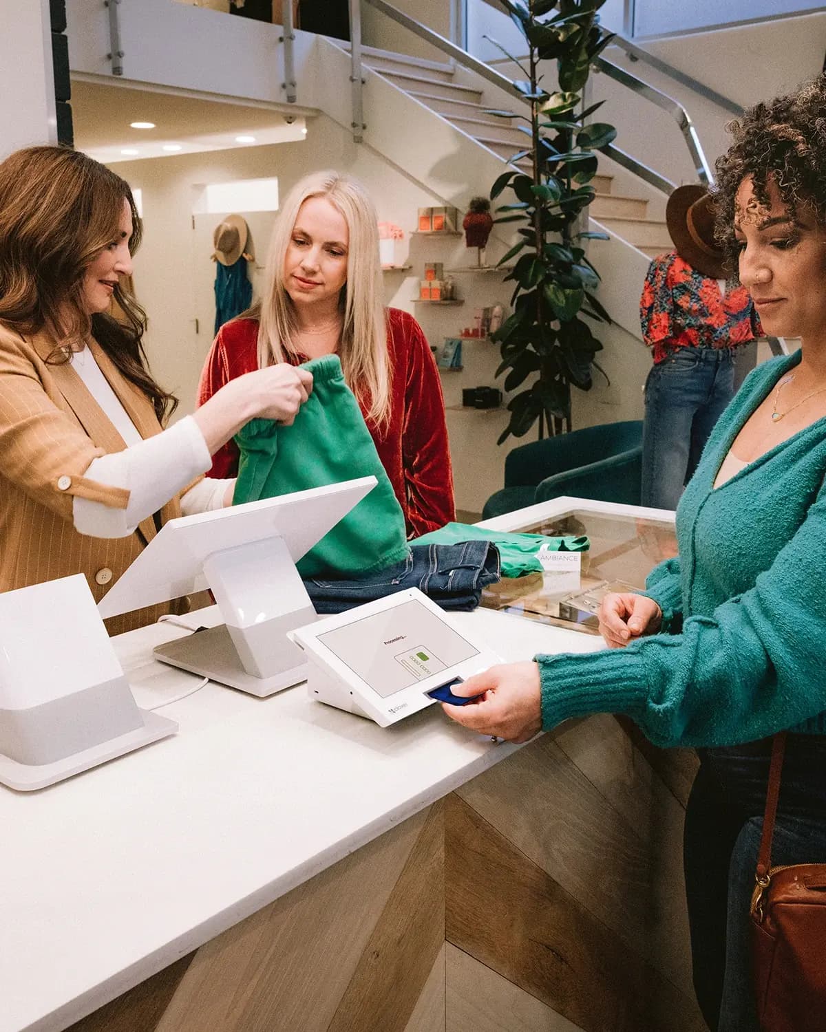 Retail counter with Clover Station Duo 2 and customer-facing display